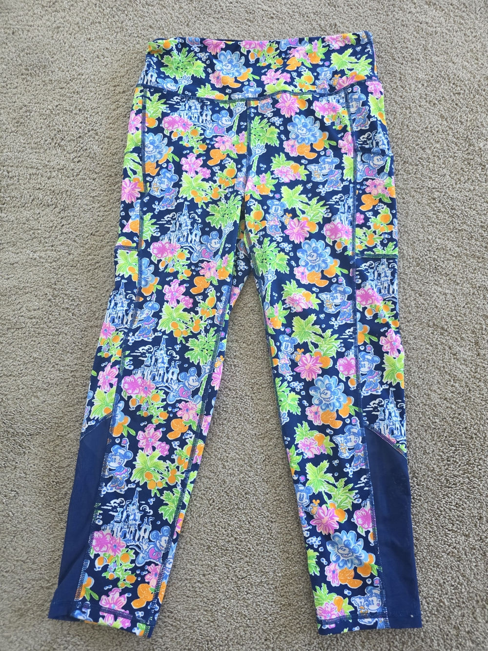 Disney Parks x Lilly Pulitzer "Lilly Loves Mickey" Leggings *Limited Edition* - Picture 3 of 10
